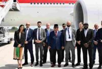 Presiden Republik Indonesia Prabowo Subianto berfoto bersama pengawal Prancis di apron Bandara Orly, Jumat, 29 Mei 2026, sesaat sebelum Kepala Negara bertolak kembali ke Tanah Air. 