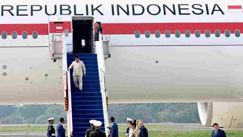 Presiden Prabowo tiba di Jakarta usai kunjungan kenegaraan ke Prancis.