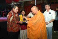Wali Kota Pematangsiantar Wesly Silalahi menghadiri Festival Malam Waisak 2570 BE
