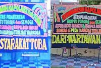 2 Papan bunga yang dipajang di Mapolres Toba.