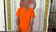 Pelaku saat diamankan Polisi.