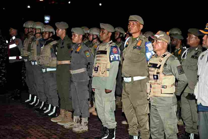 Satuan Polisi Pamong Praja Provinsi Sumatera Utara, dan Satuan Polisi Pamong Praja kabupaten Asahan beserta TNI dan Polri melakukan razia gabungan di sejumlah tempat hiburan malam di kota kisaran, kabupaten Asahan, pada (6 Juni 2026) dini hari di kota kisaran kabupaten Asahan, Razia ini dipimpin langsung oleh Kepala Satuan Polisi Pamong Praja Provinsi Sumatera Utara, Moettaqien Hasrimi dan Kepala Badan Kesbangpol Mulyono.