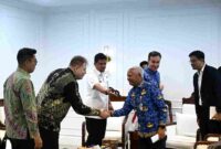 Gubernur Sumatera Utara (Sumut) Muhammad Bobby Afif Nasution, Bersama Wakil Gubernur Sumut Surya, serta sejumlah Organisasi Perangkat Daerah (OPD) Pemprov Sumut menerima audiensi Duta Besar Finlandia untuk Indonesia, Pekka Kaihilahti, di ruang kerja Gubernur, Lantai 10 Kantor Gubernur Sumut, Jalan Diponegoro 30, Medan, Rabu (17/6/2026).