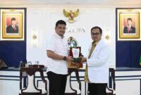 Gubernur Sumatera Utara (Sumut)  M. Bobby Afif Nasution menerima audiensi Ketua Ikatan Dokter Anak Indonesia Cabang Sumut Rizky Adriansyah beserta jajaran di ruang kerja Gubernur, lantai 10 Kantor Gubernur Sumut, Jalan Diponegoro nomor 30, Medan, Selasa (2/6/2026).