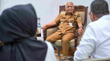 Wakil Gubernur Sumut, Surya menerima audiensi General Manager PT. PLN Unit Induk Pembangunan Sumbagut di Ruang Kerja Wakil Gubernur Sumut, lantai 9 Kantor Gubernur Sumut, Jalan Diponegoro No. 30, Medan, Senin (22/6/2026).