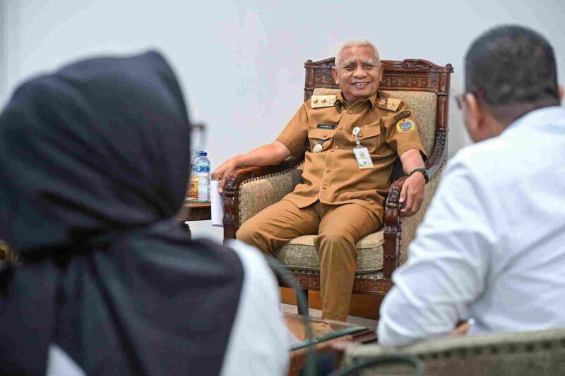 Wakil Gubernur Sumut, Surya menerima audiensi General Manager PT. PLN Unit Induk Pembangunan Sumbagut di Ruang Kerja Wakil Gubernur Sumut, lantai 9 Kantor Gubernur Sumut, Jalan Diponegoro No. 30, Medan, Senin (22/6/2026).