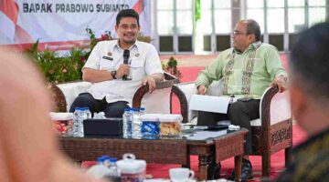 Gubernur Sumut Bobby Nasution menerima audiensi Walikota Padangsidimpuan Letnan Dalimunthe di Aula Tengku Rizal Nurdin, Rumah Dinas Gubernur Sumut, Jalan Sudirman No. 41, Medan, Selasa (23/6/2026). 