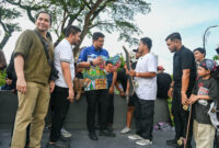 Gubernur Sumut, Bobby Nasution menghadiri Go Skateboarding Day 2026 yang diselenggarakan di Skate Plaza Lapangan Merdeka Medan, Minggu (21/6/2026). 