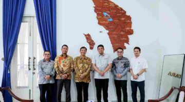 Gubernur Sumatera Utara (Sumut) Muhammad Bobby Afif Nasution saat audiensi dengan Direksi PT Danareksa dan PT KIM di Rumah Dinas Gubernur Sumut, Jalan Sudirman Nomor 41, Medan, Senin (29/6/2026). 