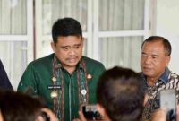 Gubernur Sumatera Utara (Sumut) Bobby Nasution menerima kunjungan Bupati Karo Antonius Ginting di Rumah Dinas Gubernur Jalan Sudirman Kota Medan. Kamis (18/6/2026). Kunjungan tersebut membahas retribusi di daerah wisata Desa Semangat Gunung Kabupaten Karo.