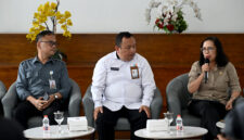Pemerintah Provinsi Sumatera Utara (Sumut) melalui Kepala Biro Ekonomi Setdaprovsu Poppy Marulita Hutagalung dan Kepala Badan Pusat Statistik (BPS) Sumut Asim Saputra, melakukan Konferensi Pers terkait pertumbuhan ekonomi triwulan I Tahun 2026 Provinsi Sumatera Utara. Kegiatan ini difasilitasi Dinas Kominfo Sumut berlangsung di Lobby Dekranasda Lantai 1 Kantor Gubernur Sumut Jalan Diponegoro 30 Kota Medan, Selasa (9/6/2026).