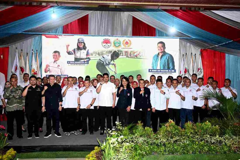 Gubernur Sumatera Utara (Sumut) Muhammad Bobby Afif Nasution bersama Ketua KONI Sumut Kolonel (Purn) H. Hatunggal Siregar, beserta sejumlah OPD Pemprov Sumut menghadiri pelantikan Dolly Sinomba Siregar sebagai Ketua beserta seluruh pengurus Persatuan Gateball Seluruh Indonesia (PERGATSI) Sumut di Gedung Gateball Pergatsi Sumut Jalan KL Yos Sudarso No 89, Medan, Jumat malam (26/6/2026).