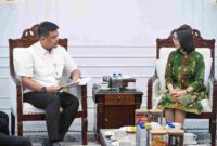 Gubernur Sumut Muhammad Bobby Afif Nasution menandatangani Nota Kesepahaman antara Pemprov Sumut dengan Rumah Sakit Mata Cicendo Bandung terkait Jejaring Pengampuan Mata di Ruang Kerja Gubernur Sumurt, lantai 10 Kantor Gubernur Sumut, Jalan Diponegoro No. 30, Medan, Rabu (3/6/2026).