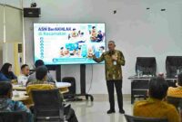 Penjabat Sekretaris Daerah Provinsi Daerah Sumatera Utara (Sumut) Sulaiman Harahap sebagai Narasumber Diklat Pemerintahan dan Kepamongprajaan bagi Camat Angkatan II Tahun Anggaran 2026 di Kantor Badan Pengembangan Sumber Daya Manusia (BPSDM) Sumut Jalan Ngalengko Nomor 1 Medan, Jumat (26/6/2026).