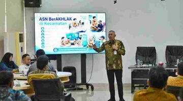 Penjabat Sekretaris Daerah Provinsi Daerah Sumatera Utara (Sumut) Sulaiman Harahap sebagai Narasumber Diklat Pemerintahan dan Kepamongprajaan bagi Camat Angkatan II Tahun Anggaran 2026 di Kantor Badan Pengembangan Sumber Daya Manusia (BPSDM) Sumut Jalan Ngalengko Nomor 1 Medan, Jumat (26/6/2026).