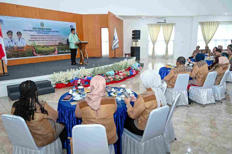 Gubernur Sumut, Bobby Nasution membuka Rapat Koordinasi Nasional Forum Komunikasi Penghubung Pemerintah Provinsi Se Indonesia (FORKAPPSI) yang diselenggarakan di Aula Mess Pora-Pora, Parapat, Kabupaten Simalungun, Kamis (11/6/2026).