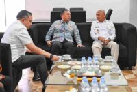 Wakil Gubernur Sumatera Utara (Sumut) Surya menyambut kunjungan kerja Menteri Kependudukan dan Pembangunan Keluarga/Kepala BKKBN Suhaji, di Service Lounge Bandara Internasional Kualanamu, Deliserdang, Selasa (2/6/2026). 