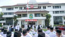 Suasana Upacara Peringatan Hari Lahir Pancasila Tahun 2026 yang digelar Pemerintah Kota Medan di halaman Balai Kota Medan, Senin, 1 Juni 2026.