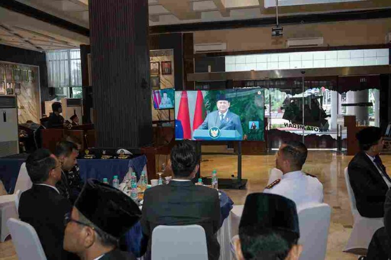 Forkompimda mengikuti Upacara Nasional Peringatan Hari Lahir Pancasila Tahun 2026 secara virtual dari Lobby Kantor Wali Kota Medan, Senin, 1 Juni 2026.