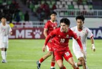 Salah satu pemain U-19 sedang menggiring bola pada ajang Piala AFF U-19 di Sumatera Utara 2026.