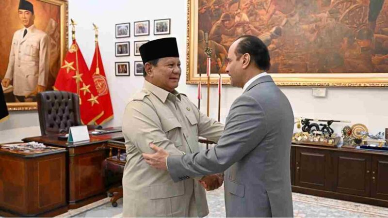 Presiden Republik Indonesia, Prabowo Subianto, menerima kunjungan dari Wakil Perdana Menteri sekaligus Menteri Negara Urusan Pertahanan Qatar, Sheikh Saoud bin Abdulrahman bin Hassan bin Ali Al Thani di Istana Merdeka, Jakarta, pada Senin, 1 Juni 2026.