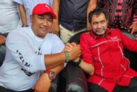 Ketua MPC Pemuda Pancasila Aceh Utara Ali Kuba saat bersama Mualem.