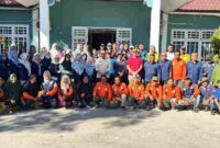 Foto bersama usai melaksanakan Apel Hari Lingkungan Hidup Sedunia 2026 di di halaman Kantor DLH Aceh Singkil. Jumat,(5/6).