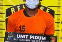 Salah satu dari tiga pelaku begal yang diduga merampas sepeda motor seorang perempuan di wilayah Sei Bingai.