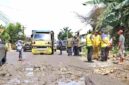 Bupati Simalungun meninjau salah satu ruas jalan di wilayah kabupaten Simalungun.