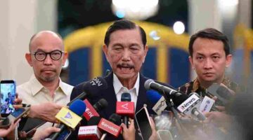 Ketua Dewan Ekonomi Nasional (DEN) Luhut Binsar Pandjaitan beserta jajaran di Istana Merdeka, Jakarta, pada Selasa, 9 Juni 2026.