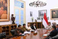 Presiden Prabowo Subianto menerima Ketua Dewan Ekonomi Nasional (DEN) Luhut Binsar Pandjaitan beserta jajaran di Istana Merdeka, Jakarta, pada Selasa, 9 Juni 2026.
