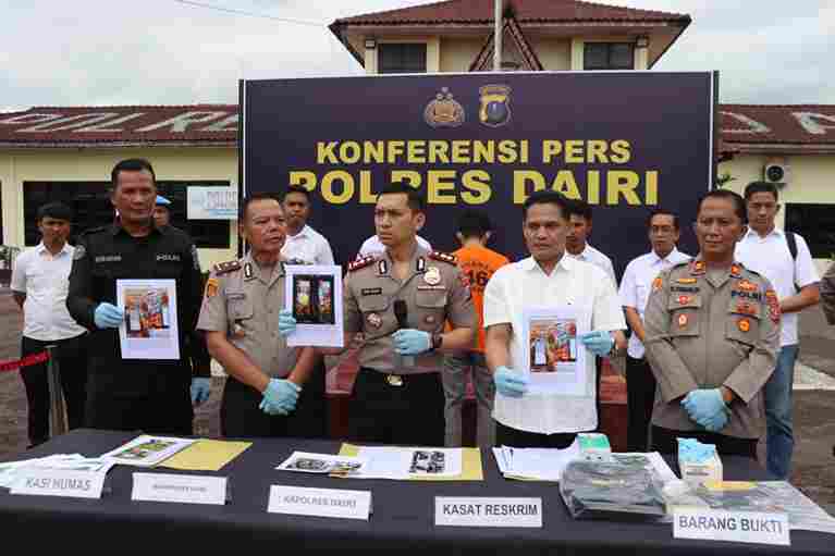 Kapolres Dairi, AKBP Otniel Siahaan, dalam konferensi pers yang digelar Rabu (10/6/2026)
