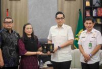 Wali Kota Medan, Rico Tri Putra Bayu Waas, saat menerima audiensi Direktur Fasilitas Diplomatik Kementerian Luar Negeri Republik Indonesia, Sayu Oka Widani, di Rumah Dinas Wali Kota Medan, Jalan Sudirman, Rabu (10/6/2026).