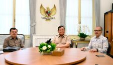 Presiden Prabowo Subianto menerima Wakil Presiden ke-10 dan ke-12 Republik Indonesia Jusuf Kalla didampingi Solihin Jusuf Kalla, di Istana Merdeka, Jakarta, pada Kamis, 11 Juni 2026. Foto: BPMI Setpres