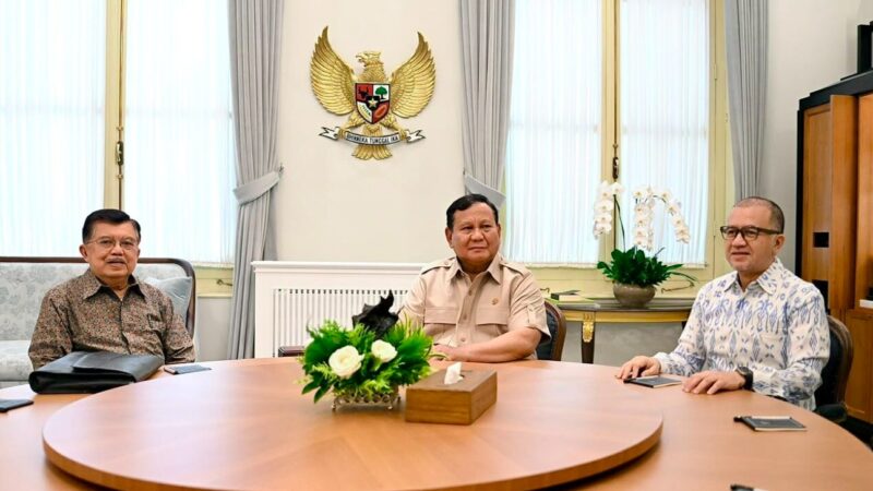 Presiden Prabowo Subianto menerima Wakil Presiden ke-10 dan ke-12 Republik Indonesia Jusuf Kalla didampingi Solihin Jusuf Kalla, di Istana Merdeka, Jakarta, pada Kamis, 11 Juni 2026. Foto: BPMI Setpres