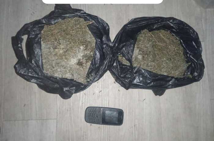 Barang bukti ganja seberat 840 gram  yang disita dari salah seorang pria berinisial S (54) dalam operasi yang digelar pada Senin (8/6/2026) sekitar pukul 17.00 WIB di Kelurahan Sicanang, Kecamatan Medan Belawan.
