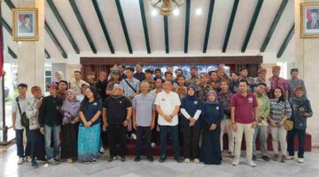 DPC HPI Kabupaten Malang melakukan foto bersama.