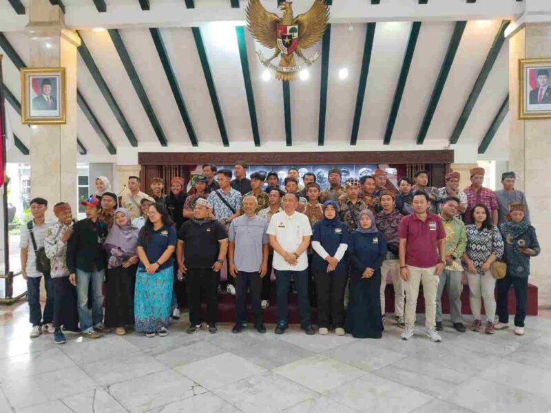 DPC HPI Kabupaten Malang melakukan foto bersama.