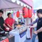 Bupati Vandiko Gultom meninjau UMKM Trail of The Kings 2026 di Samosir.