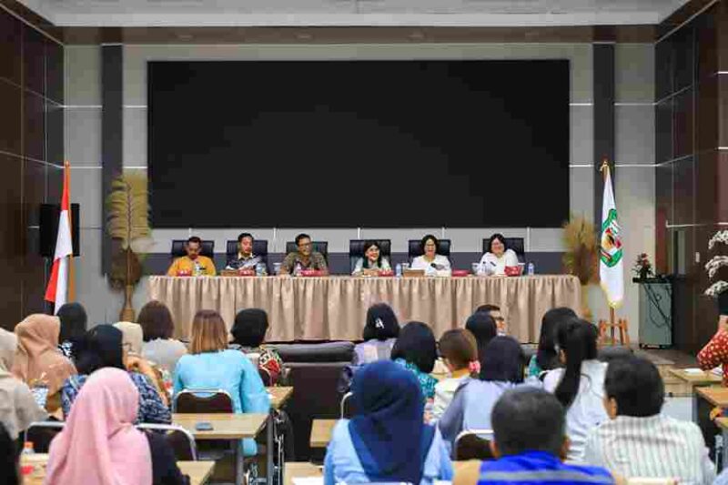 Liswati Wesly Silalahi memimpin rapat persiapan monitoring TP PKK Sumut. Foto: Ist.