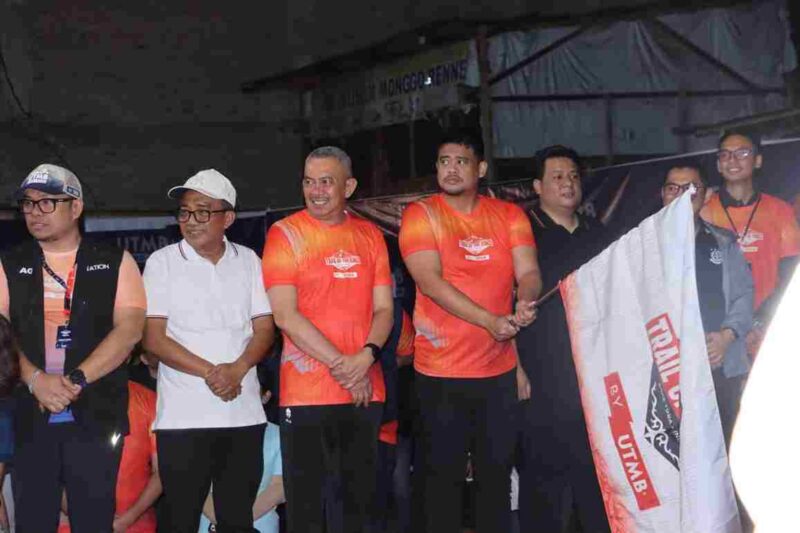 Gubernur Bobby Nasution melepas 57 pelari kategori 100K Trail of The Kings by UTMB 2026 di Samosir.