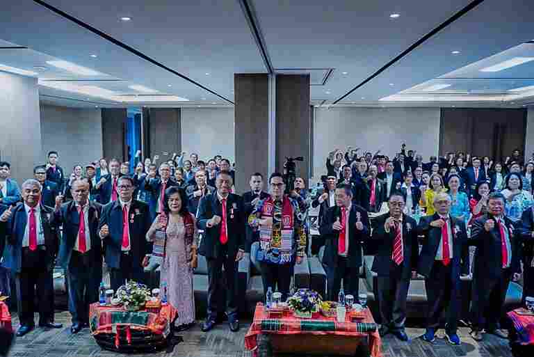 Wali Kota Medan Rico Waas mendukung digitalisasi tarombo saat membuka Rakernas Parsibo 2026.