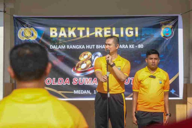 Polda Sumatera Utara menggelar kegiatan bakti religi di Gereja Oikumene dan Masjid Al-Hidayah yang berada di lingkungan Markas Polda Sumut sebagai rangkaian menyambut Hari Ulang Tahun (HUT) Bhayangkara ke-80, Sabtu (13/6/2026).