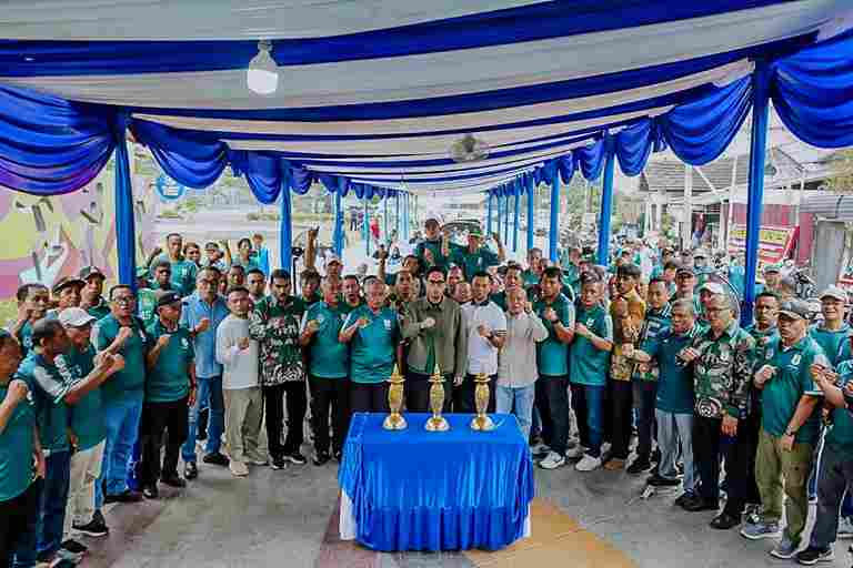 Rico Waas mendorong kebangkitan sepak bola Medan saat pengukuhan Pengurus Mantan Pemain PSMS serta mendukung kompetisi antarklub kembali digelar.