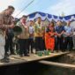 Wali Kota Pematangsiantar Wesly Silalahi memberikan bantuan pribadi 500 sak semen untuk mendukung pembangunan Gereja Bethel Indonesia di Siantar Timur.
