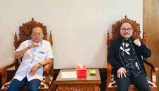 Ketua Dewan Pembina Puspolkam Indonesia, Firman Jaya Daeli (Kanan).