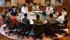 Presiden Prabowo Subianto menerima Menteri dan Wakil Menteri Haji dan Umrah beserta pimpinan DPR RI dan sejumlah anggota Komisi VIII DPR RI di kediaman pribadinya, di Hambalang pada Rabu, 17 Juni 2026.