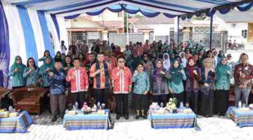 Wali Kota Pematangsiantar Wesly Silalahi dan TP PKK Sumut melakukan monitoring tertib administrasi PKK 2026 di Kelurahan Simarito, Siantar Barat.