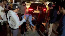 Petugas mengamankan seorang remaja yang diduga terlibat dalam aksi tersebut beserta satu bilah senjata tajam yang diduga digunakan saat tawuran berlangsung.