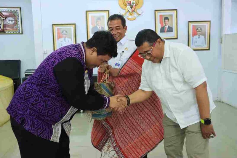 Pemkab Samosir menerima hibah tiga dermaga dari Kementerian Perhubungan.